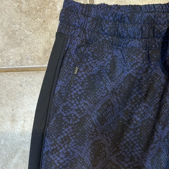 Athleta Brooklyn Joggers Pants Blue Snake 2 - Picture 5 of 8